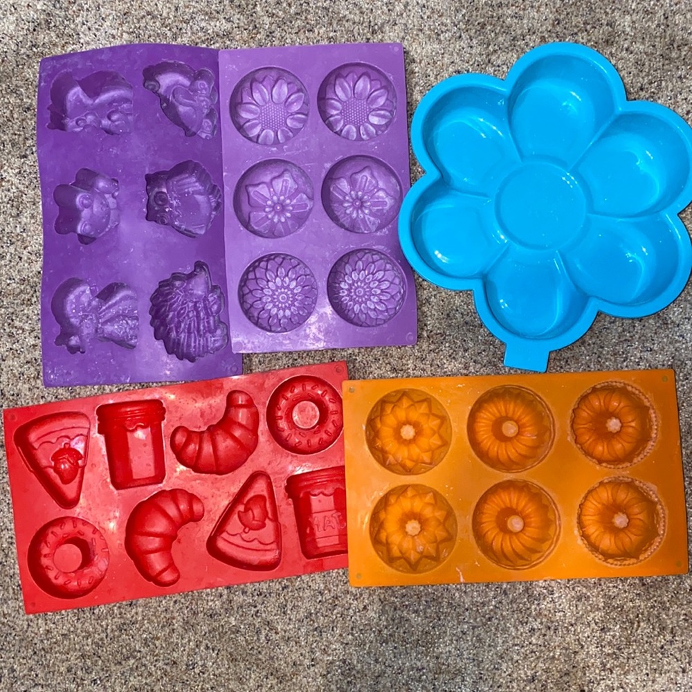 Lot of 5 Silicone Molds Baking Cake Cupcakes EUC